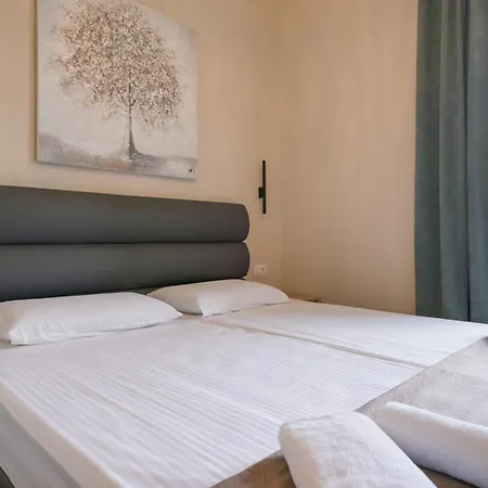 Aaa Apartments & Rooms With Free Parking Pula Zewnętrze zdjęcie