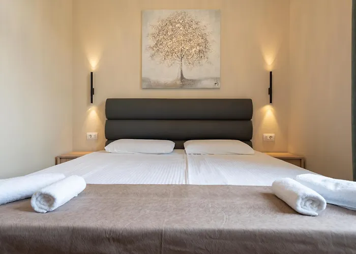 Aaa Apartments & Rooms With Free Parking