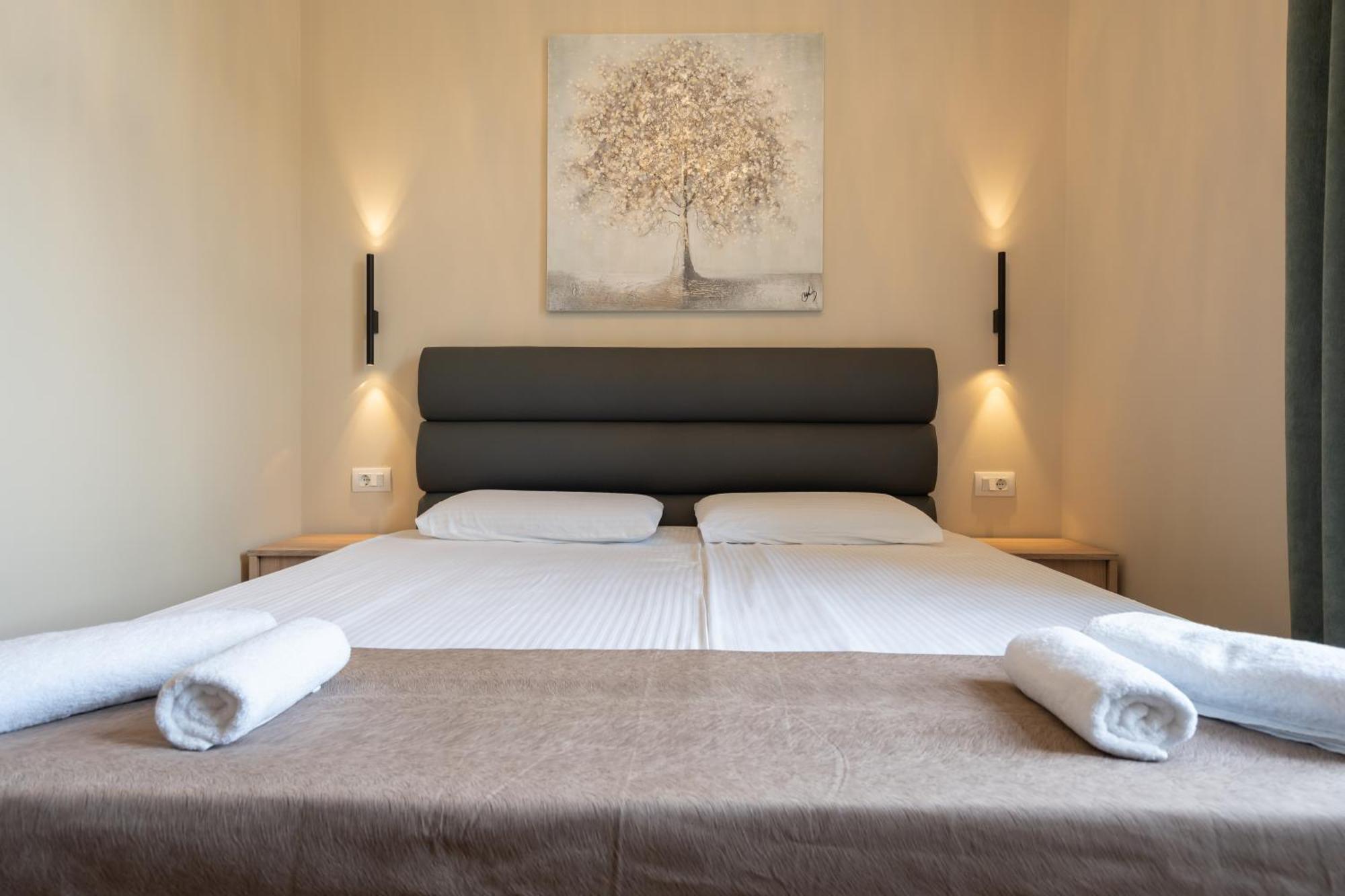 Apartment Aaa & With Free Parking